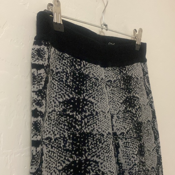 ‼️Snakeskin Cropped Hoodie Set‼️ - Picture 11 of 11